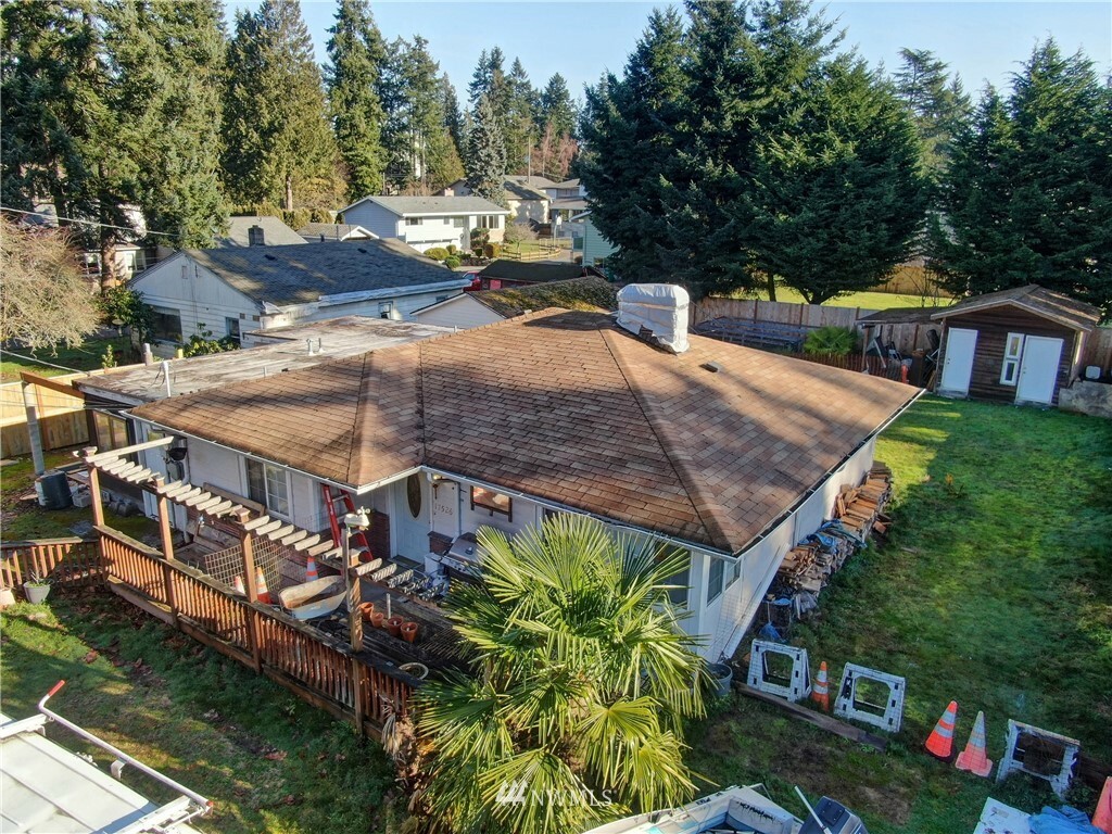 Property Photo:  17526 Fremont Avenue N  WA 98133 