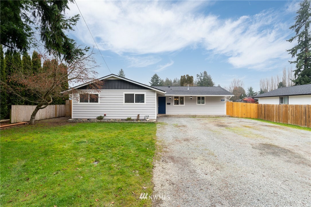 Property Photo:  1509 E Hazel Avenue  WA 98233 