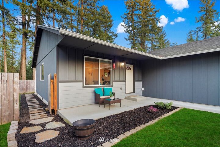 Property Photo:  6914 197th Street E  WA 98387 