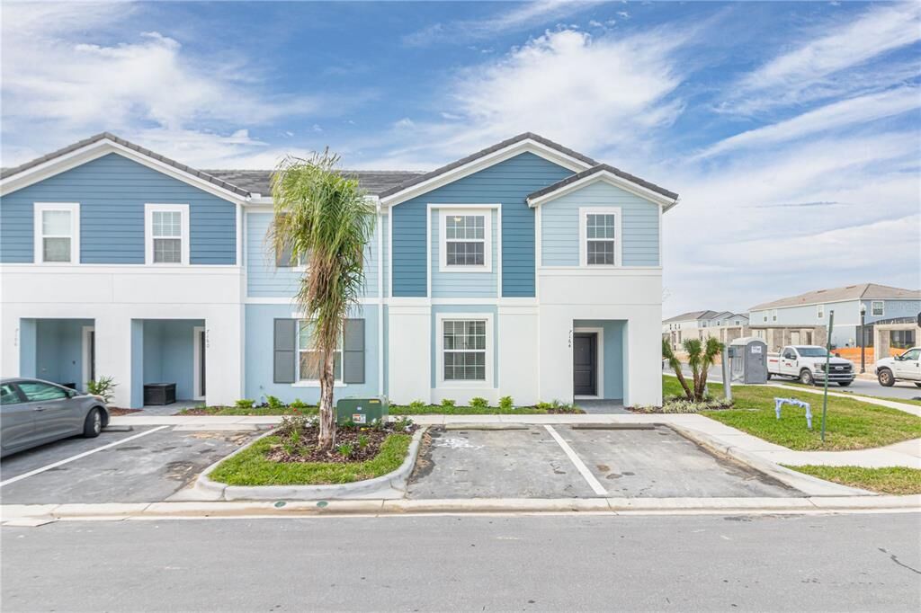 Property Photo: 7164 Oakmoss Loop FL 33837