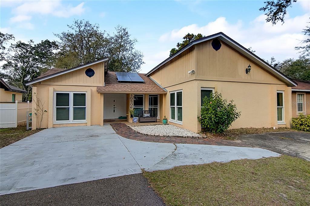 Property Photo:  10506 N 52nd Street  FL 33617 