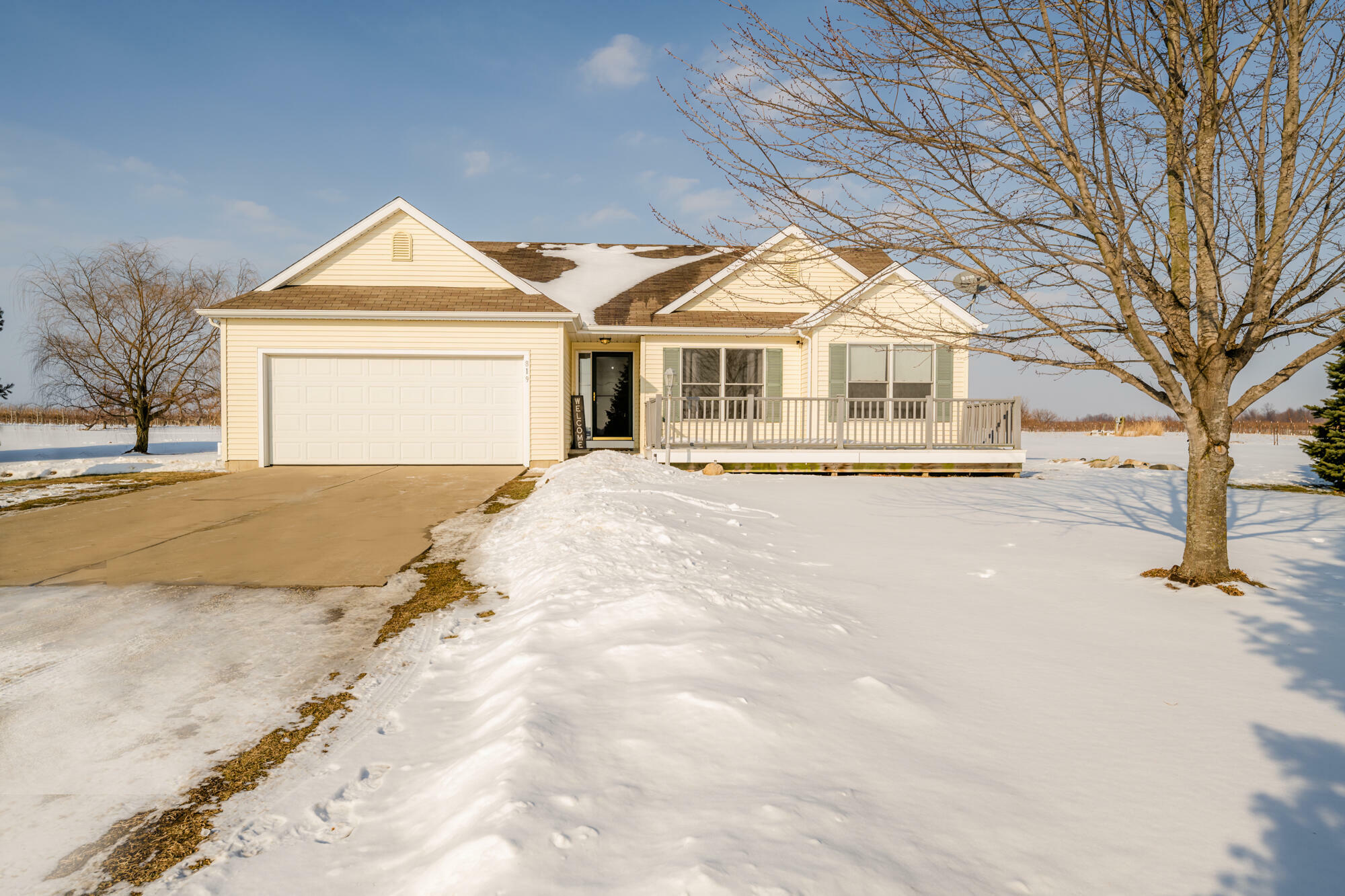 Property Photo:  819 E Lemon Creek Road  MI 49103 