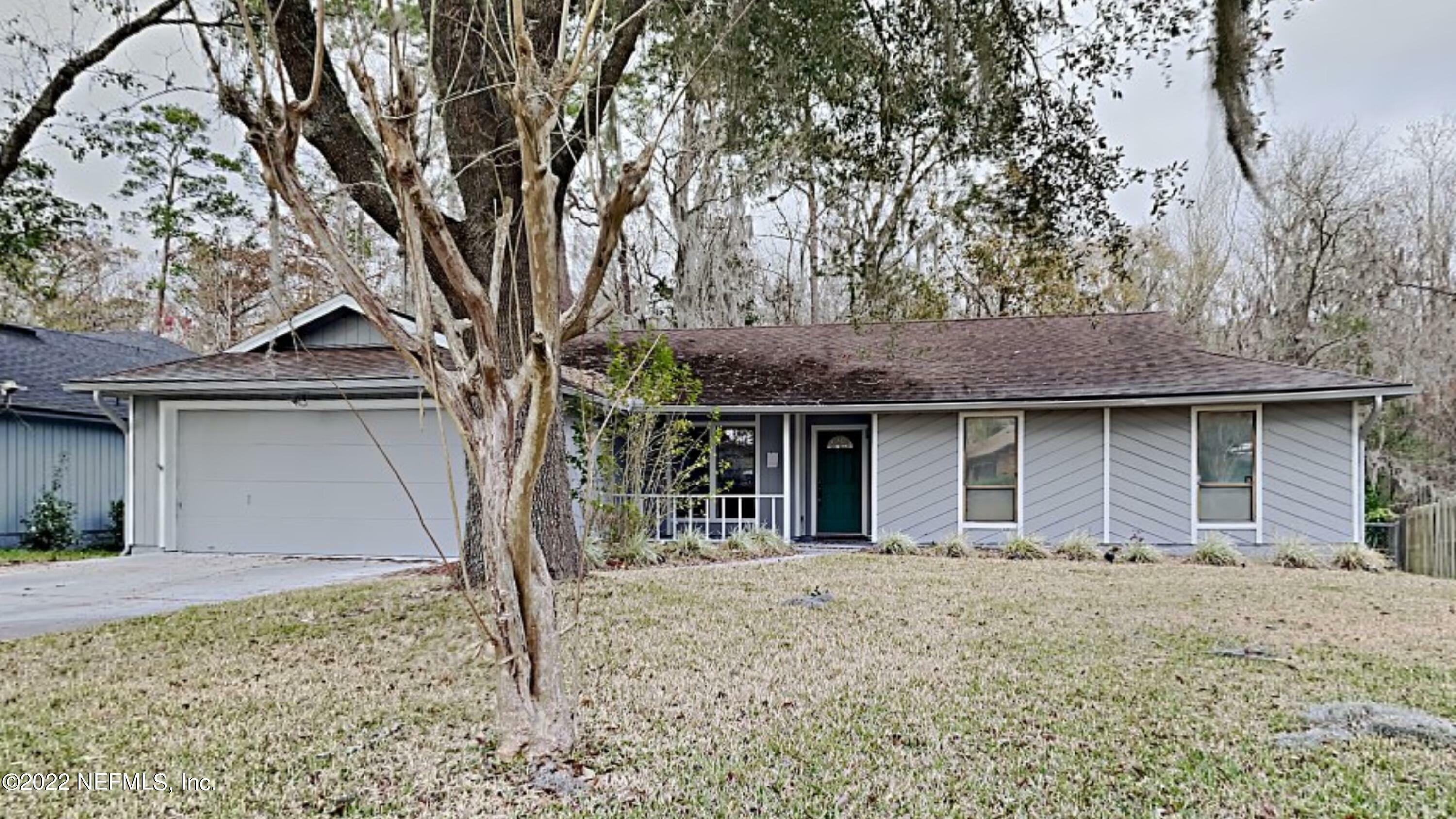 Property Photo:  433 Holiday Hill Circle E  FL 32216 