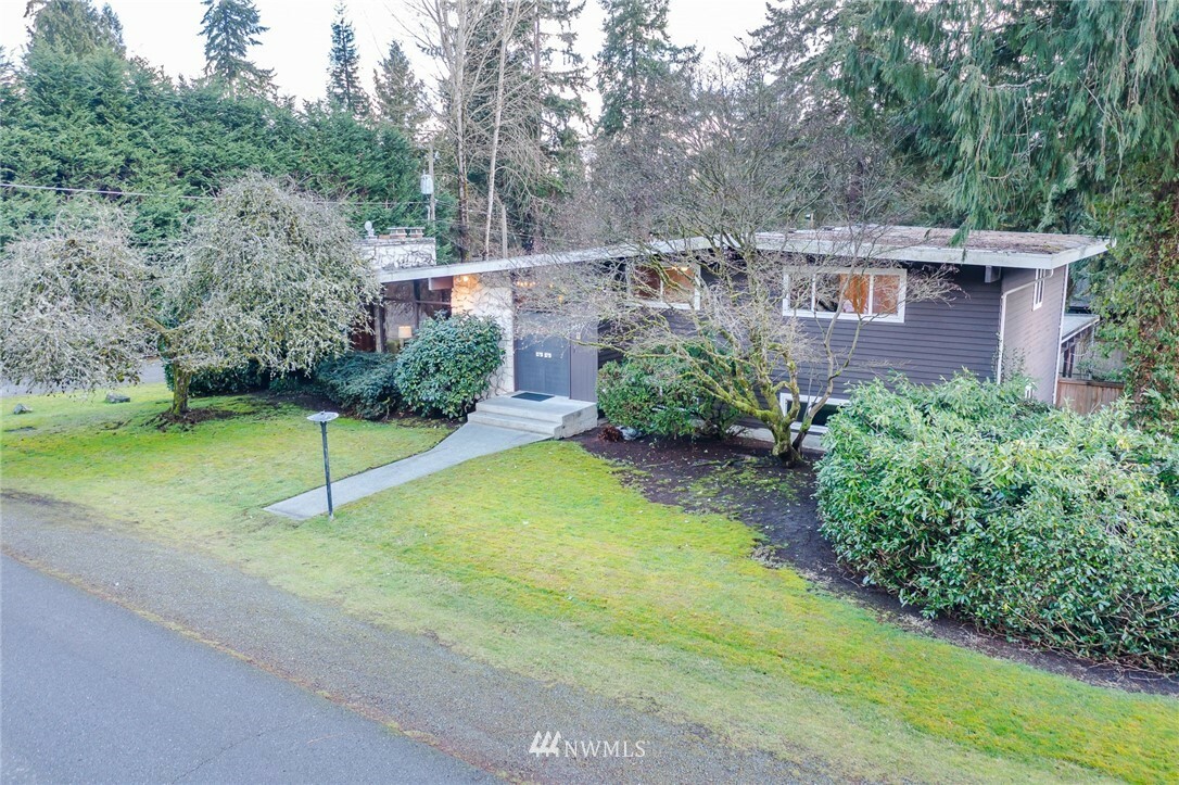 Property Photo:  3323 NE 158th Street  WA 98155 