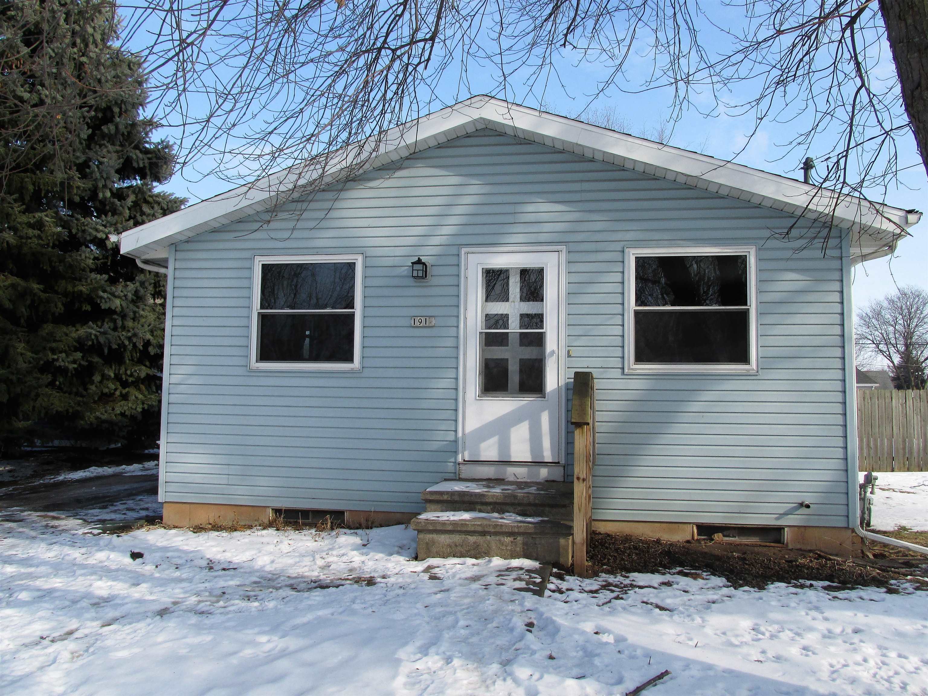 Property Photo:  1918 Montana Street  WI 54902 