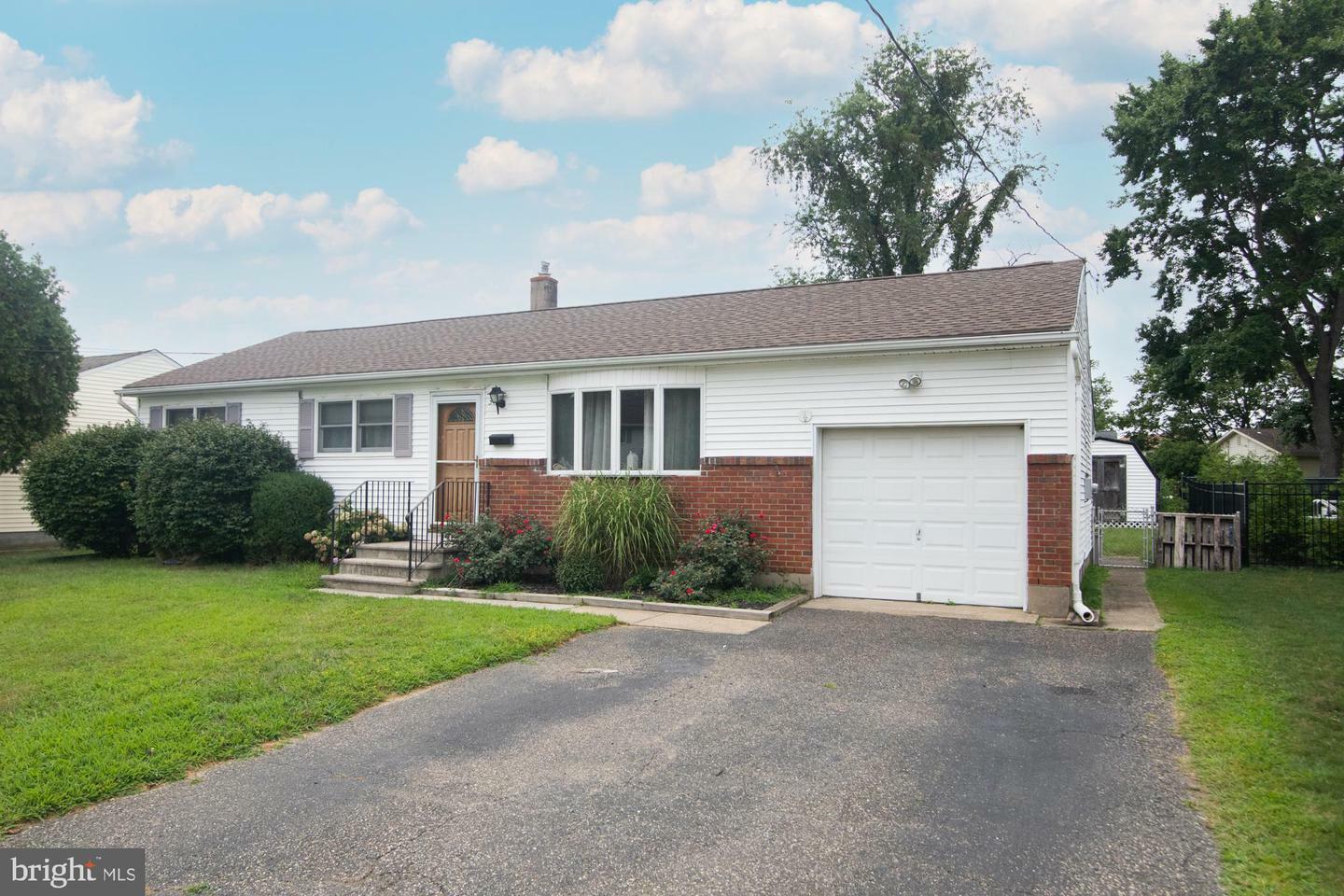 Property Photo:  34 Fenway Road  NJ 08620 