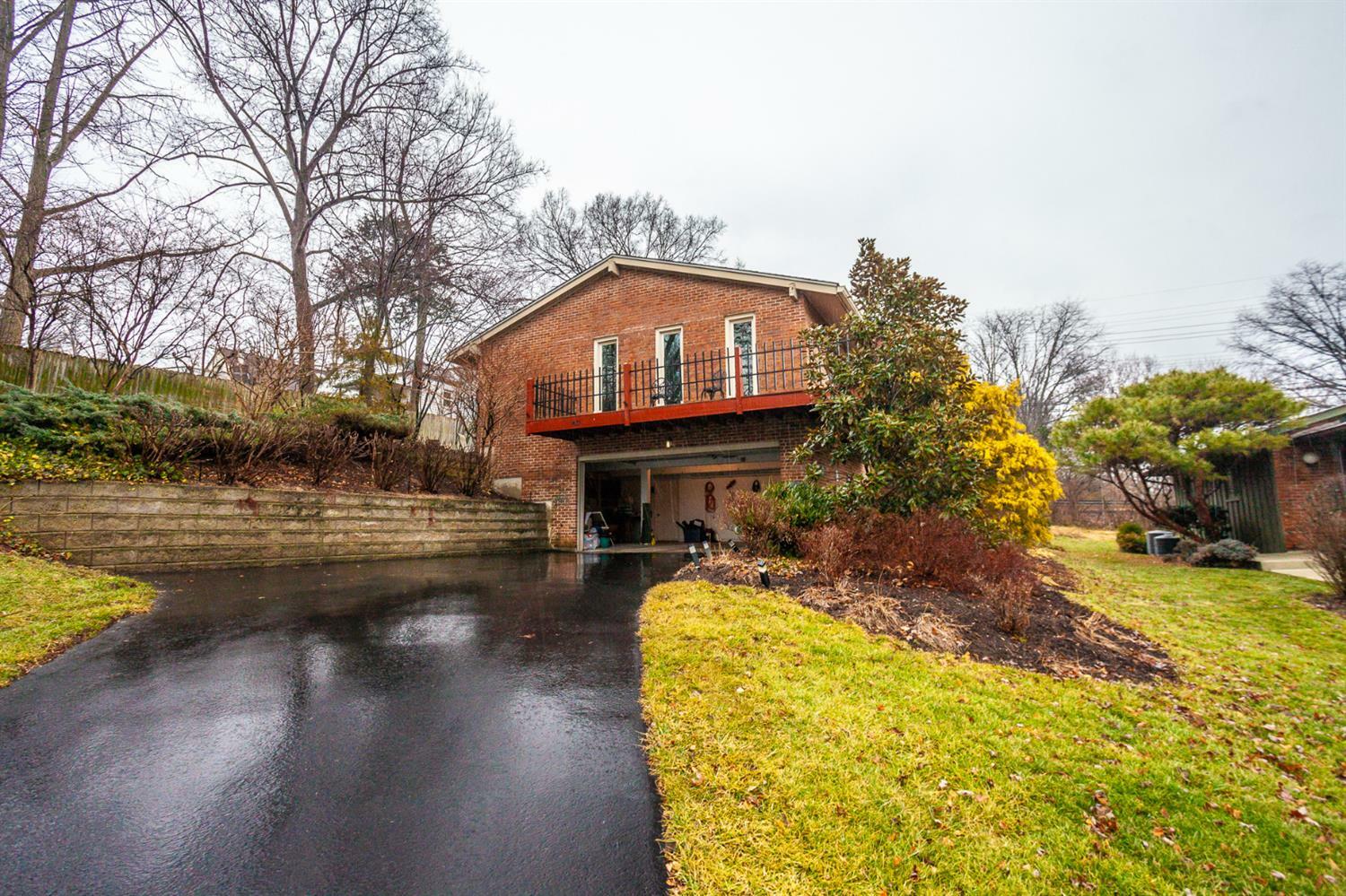 Property Photo: 1425 Holman View Dr OH 45215
