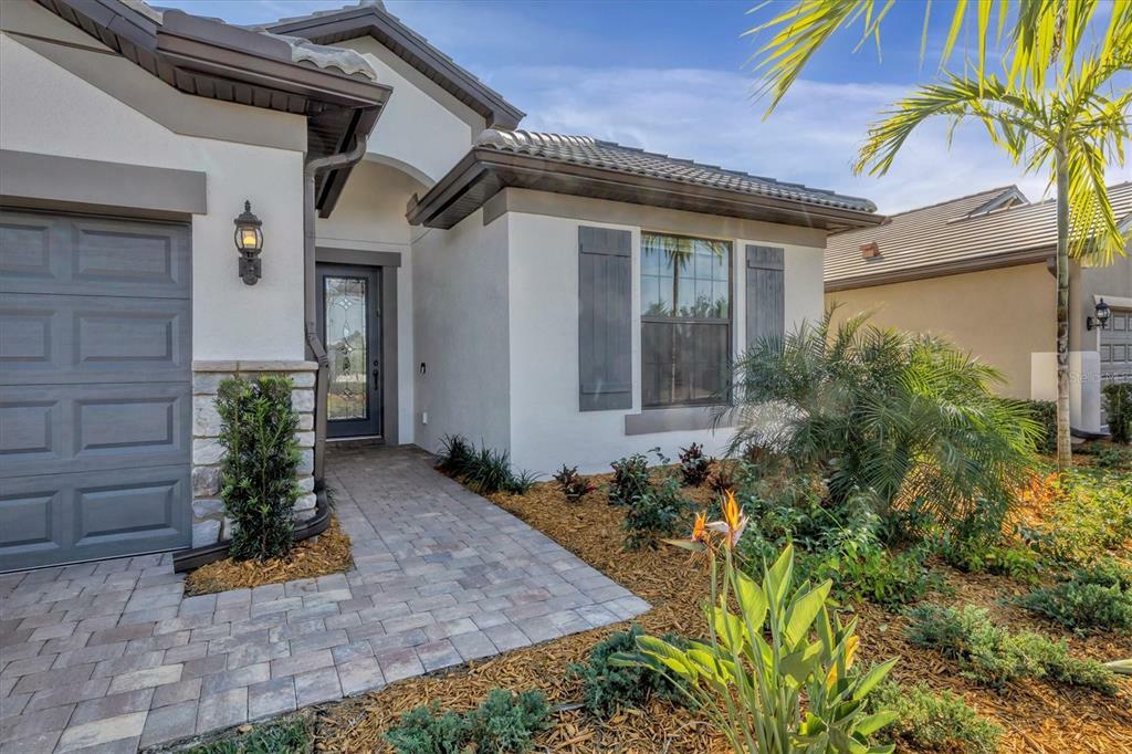 Property Photo:  5721 Sweet Leaf Way  FL 34238 