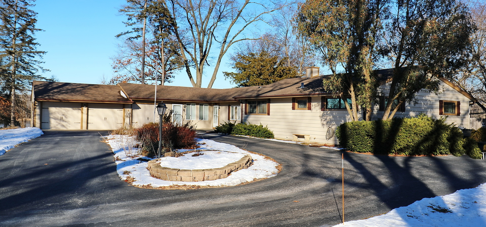 Property Photo:  3 High Lake Avenue  IL 60185 