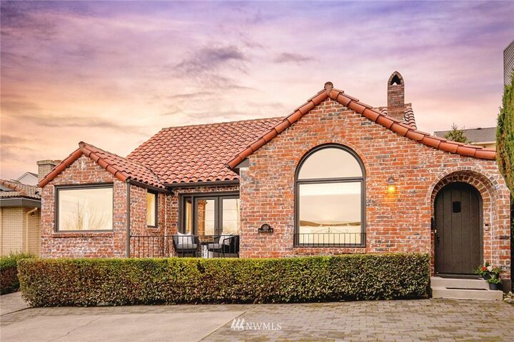 1408 Magnolia Boulevard W  Seattle WA 98199 photo