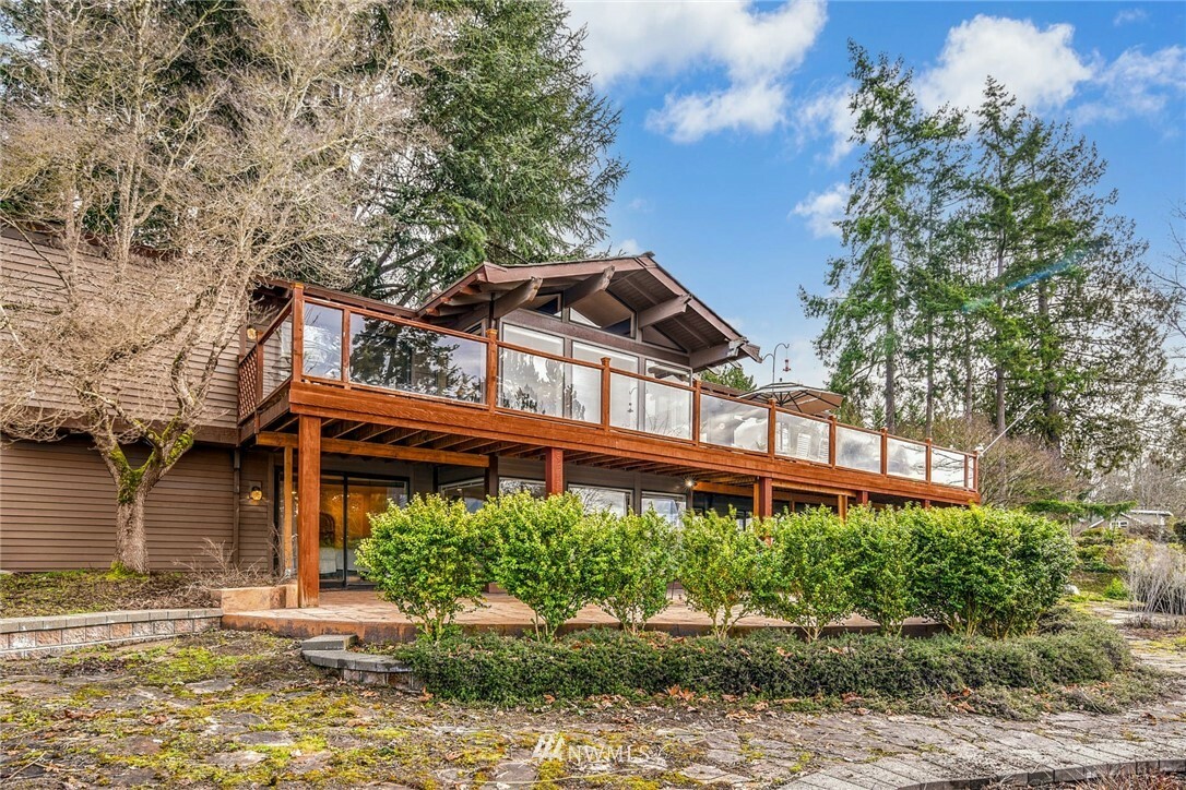 Property Photo: 12534 Holmes Point Drive NE WA 98034