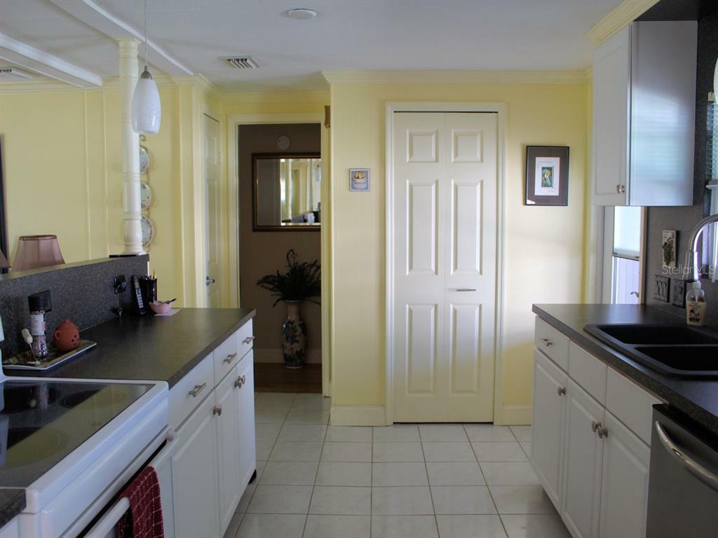 Property Photo:  104 Royal Palm Circle  FL 33778 