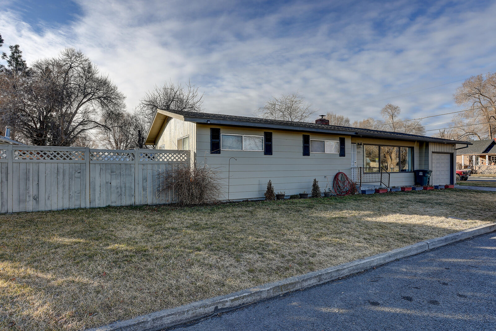 Property Photo:  315 SE C Street  OR 97741 