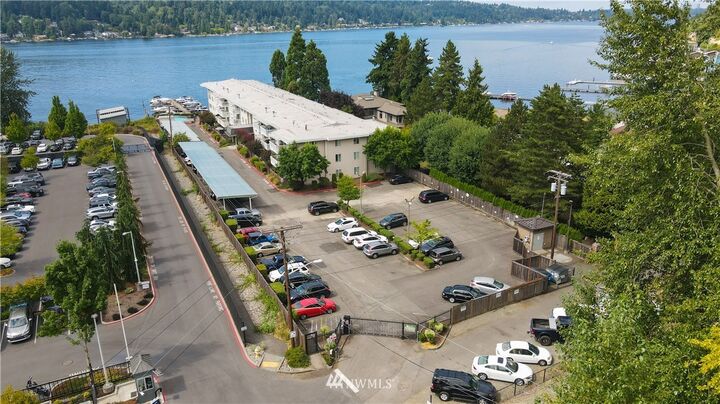 Property Photo: 5021 Ripley Lane N 105 WA 98056
