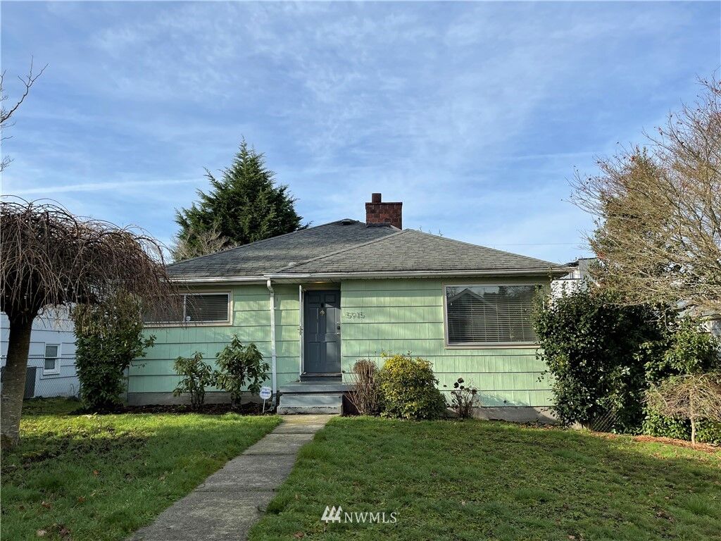 Property Photo:  5915 39th Avenue SW  WA 98136 