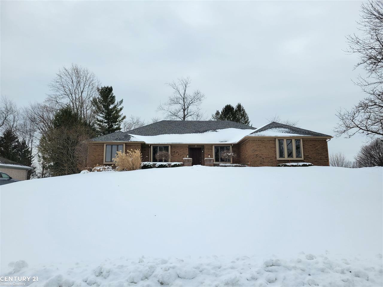 Property Photo:  61937 Surrey Lane  MI 48094 