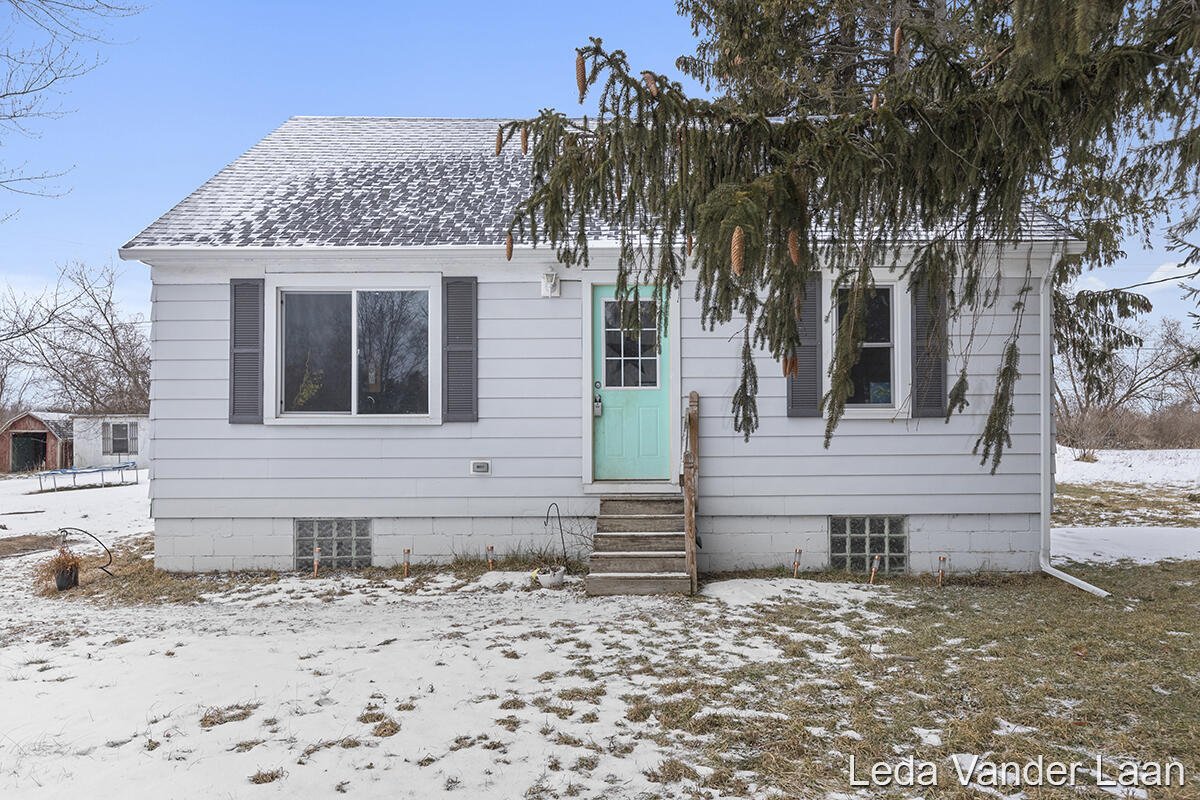 Property Photo: 1209 Newaygo Road MI 49303