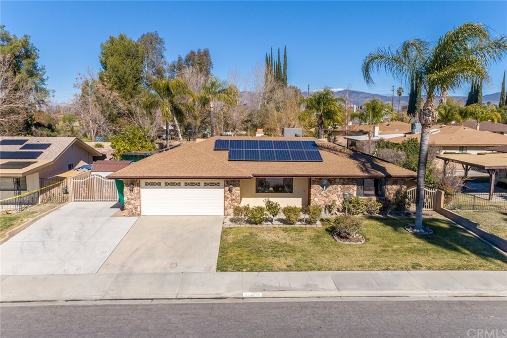 Property Photo: 41590 Lomas Street CA 92544