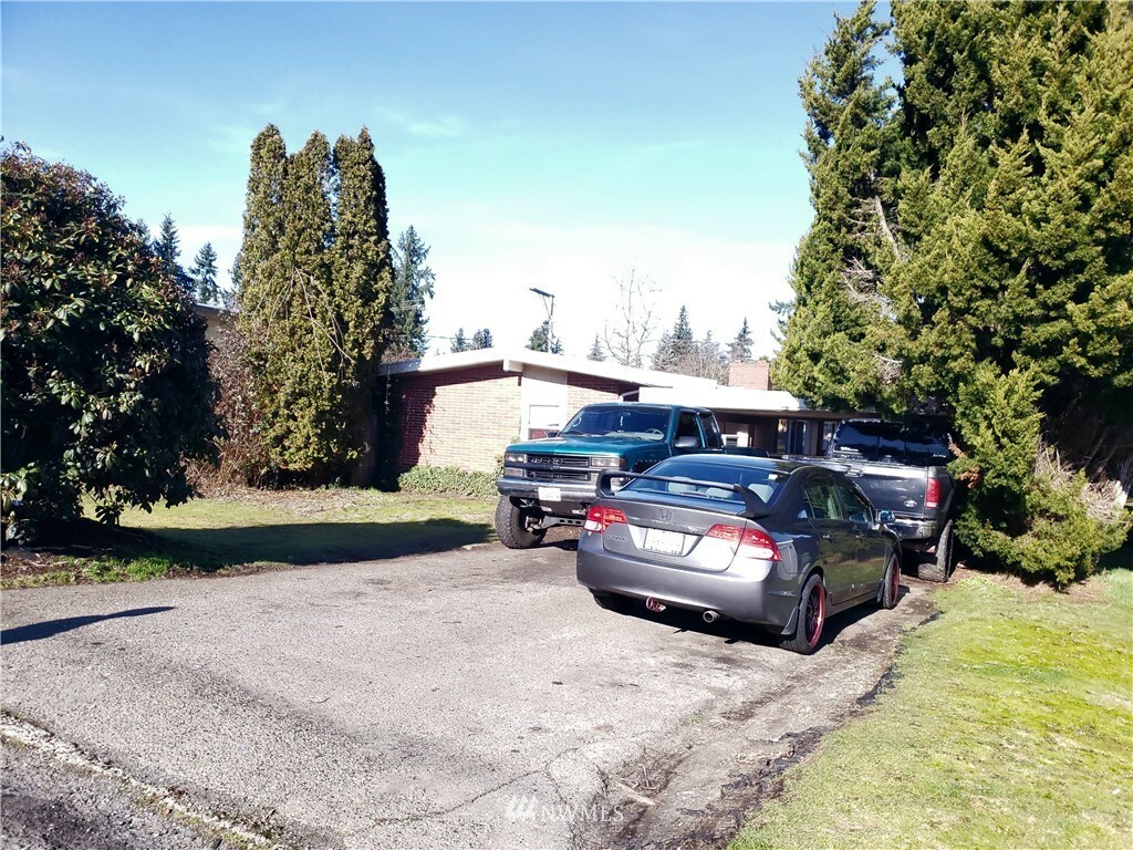 Property Photo:  15450 SE 8th Street  WA 98007 