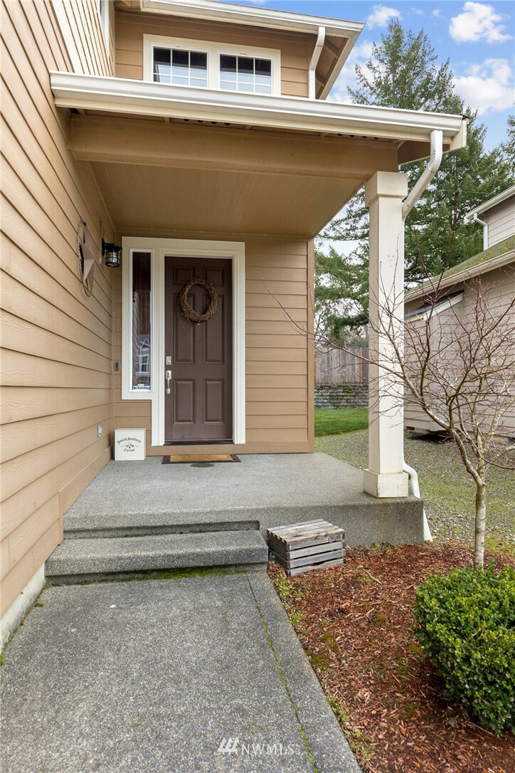 Property Photo:  3912 Steinerberg Street SE  WA 98503 