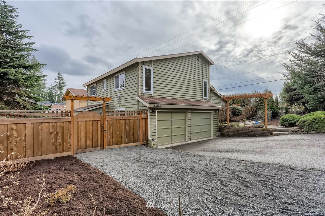 Property Photo:  24325 87th Place W  WA 98026 