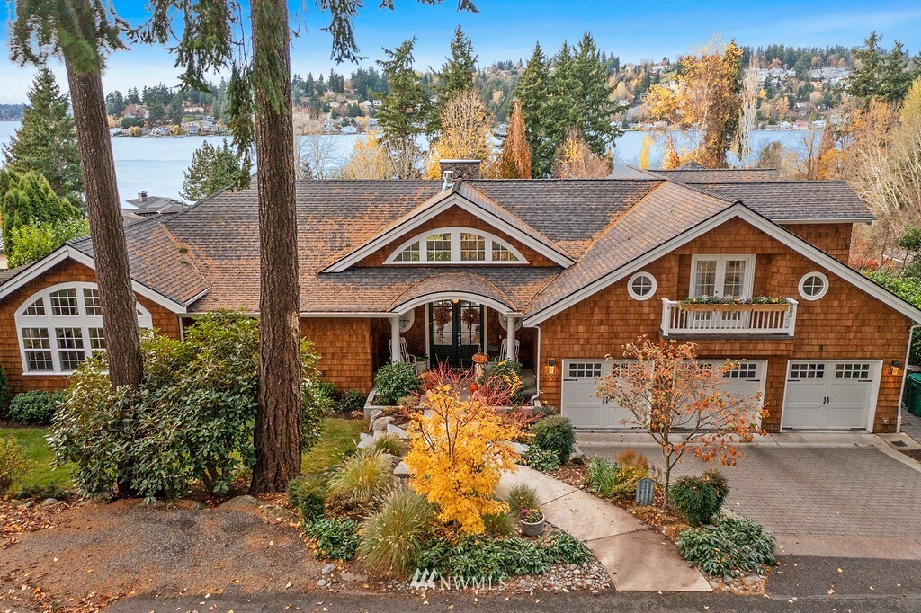 Property Photo:  1936 10th Place W  WA 98033 