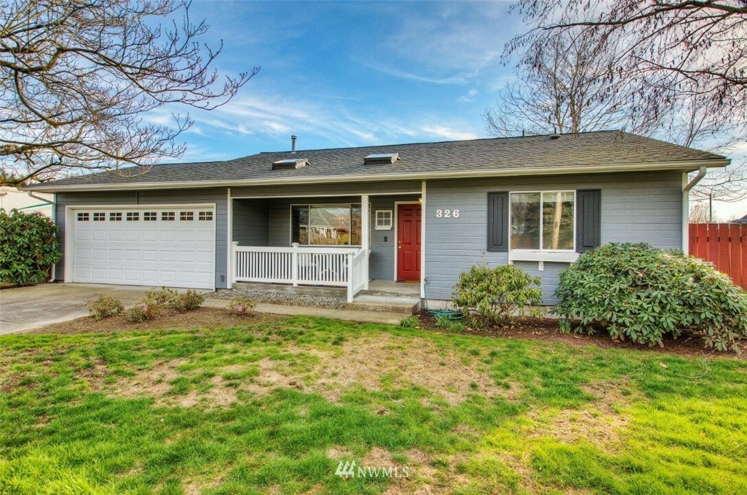 Property Photo:  326 4th Avenue SE  WA 98047 