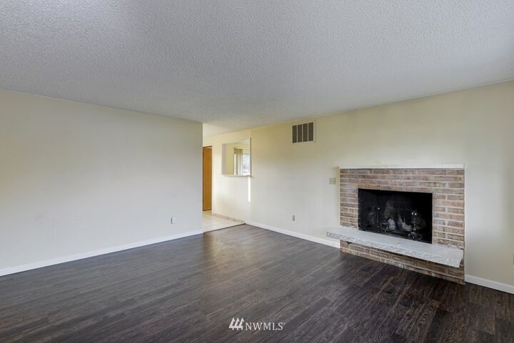 Property Photo:  2111 S 253rd Street  WA 98198 