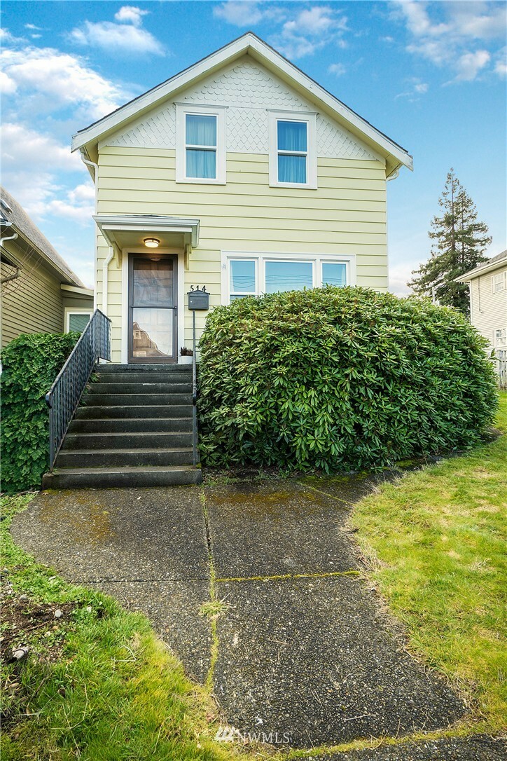 Property Photo:  514 E Harrison Street  WA 98404 