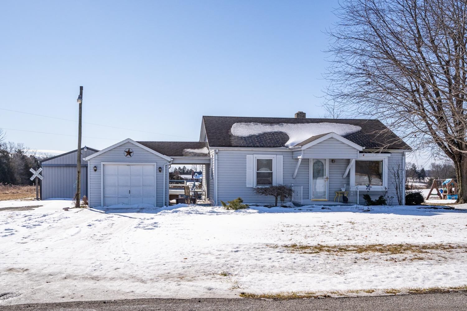 Property Photo: 394 W County Road 1400 IN 47006