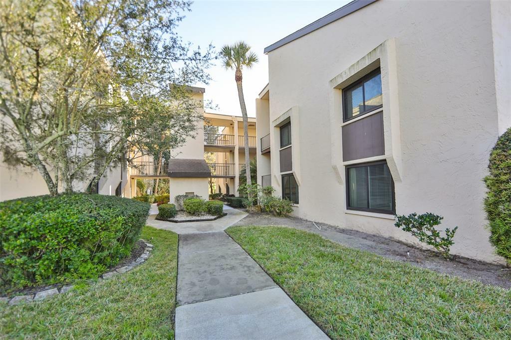 Property Photo:  2211 Belleair Road D4  FL 33764 