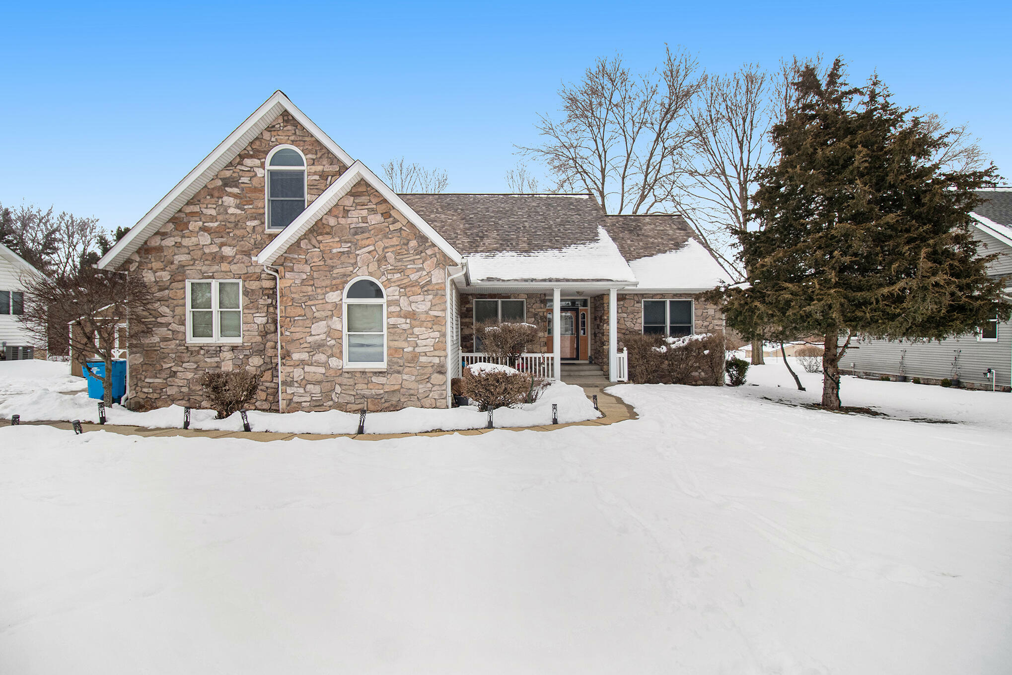 Property Photo:  1543 Walling Lane  MI 49120 