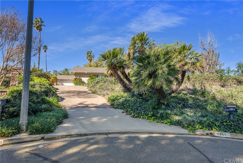 Property Photo: 2051 Benbow Place CA 92506