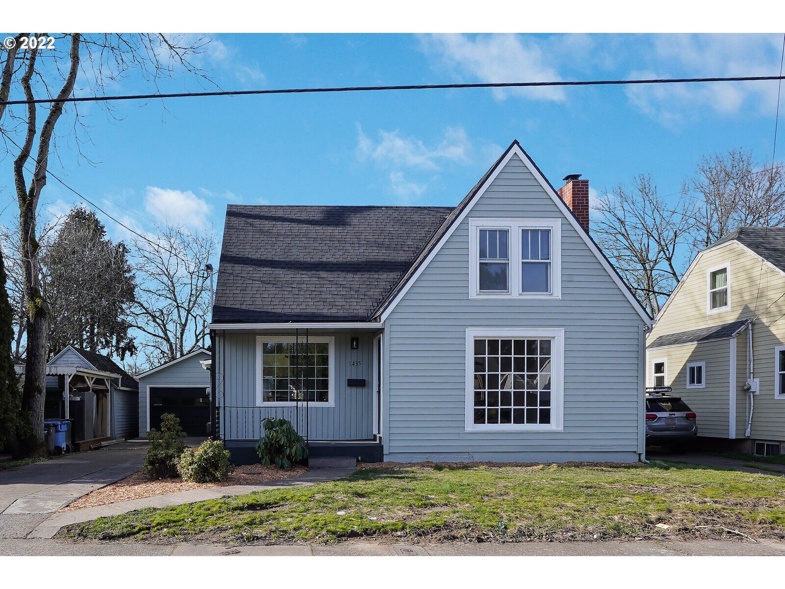 Property Photo:  1435 17th St  OR 97301 