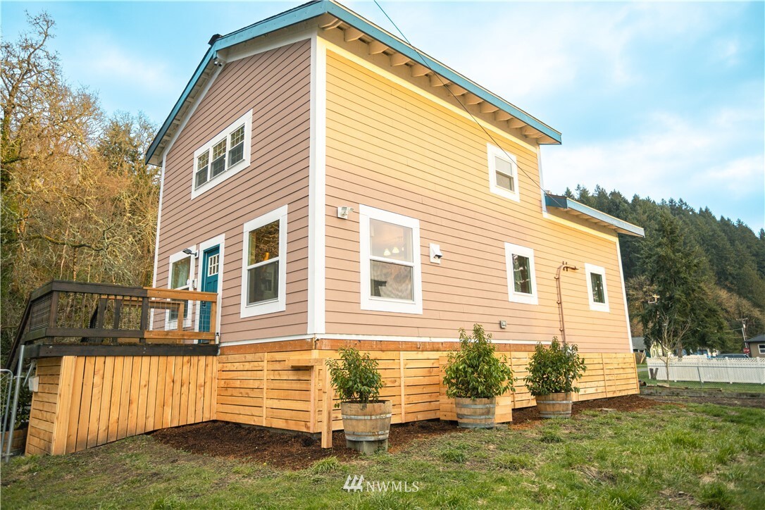 Property Photo:  524 E Main  WA 98531 