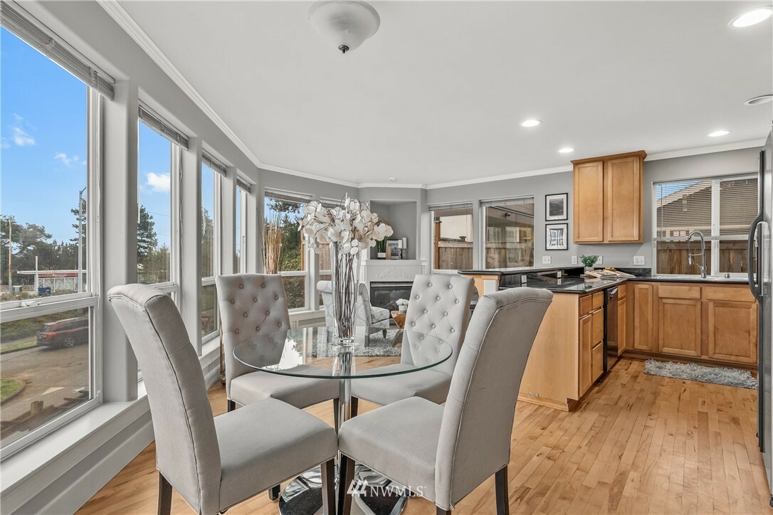 Property Photo: 4510 Linden Avenue N WA 98103