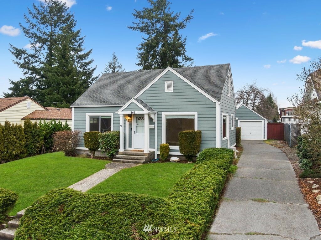 Property Photo:  1611 S Adams Street  WA 98405 