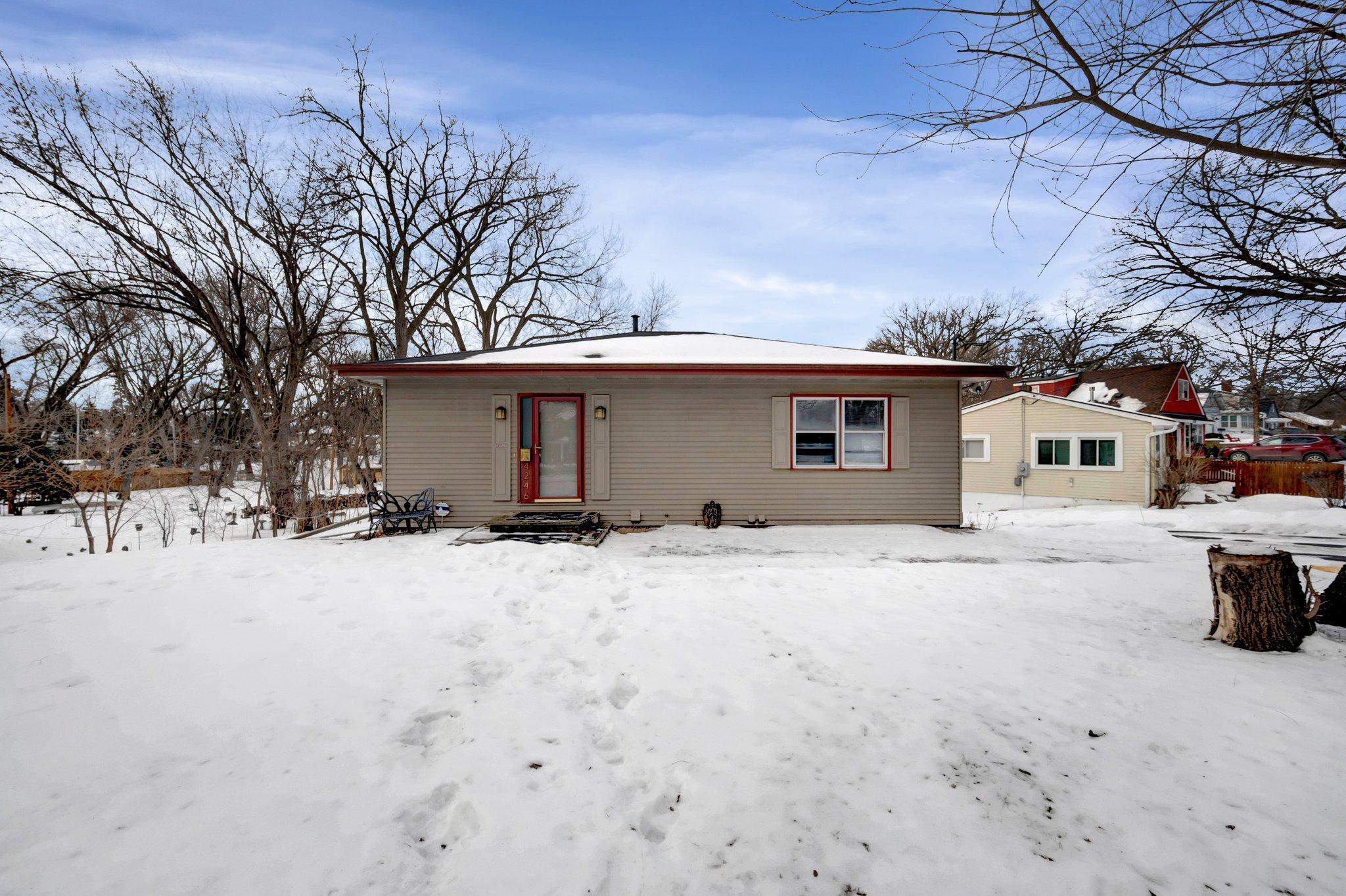 Property Photo: 4246 Wooddale Avenue S MN 55416