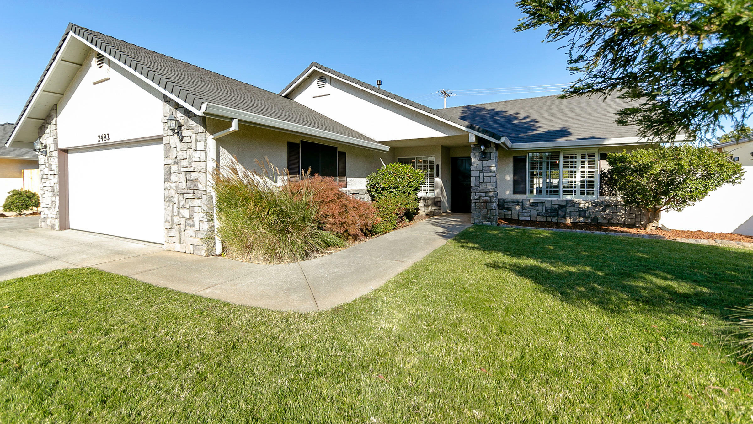 2482 Castlewood Drive  Redding CA 96002 photo