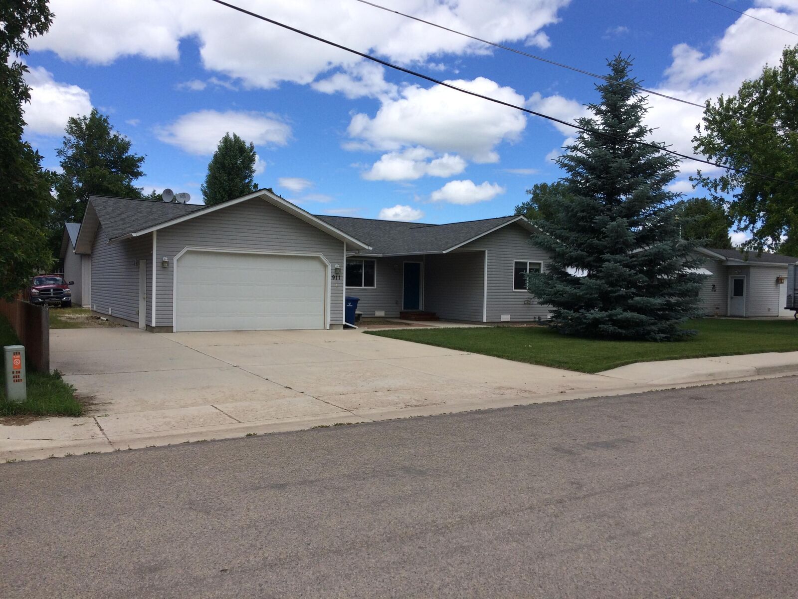 Property Photo: 911 6th Avenue East WY 82801