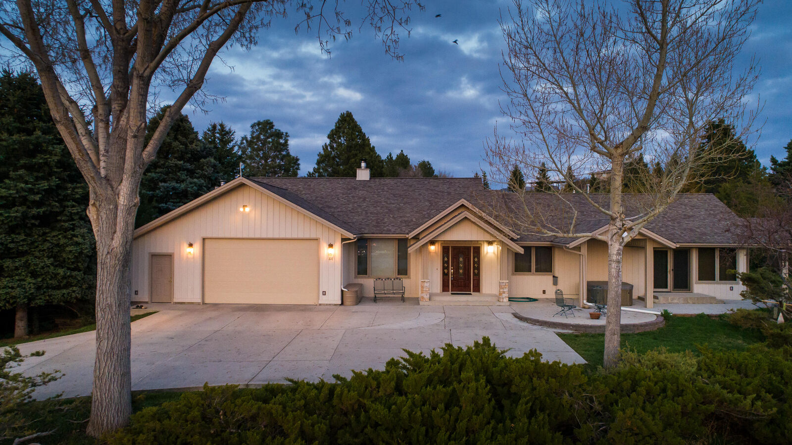 Property Photo:  44 Valley View Drive  WY 82801 