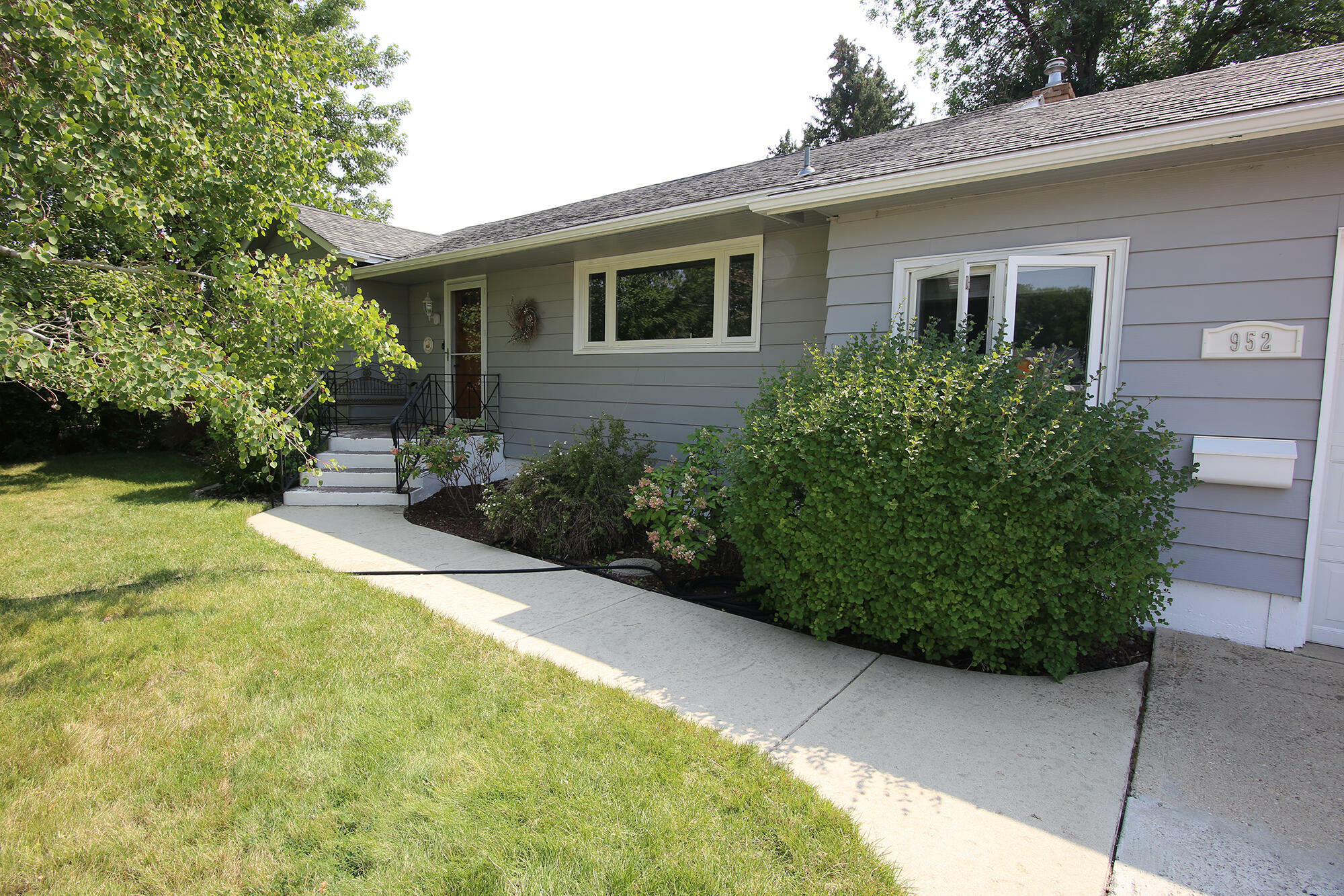 Property Photo:  952 Street  WY 82801 