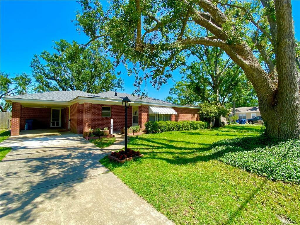 Property Photo:  1206 E Kent Drive  LA 70663 