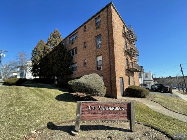 60 Vanderbeck Place 1C  Hackensack NJ 07601 photo