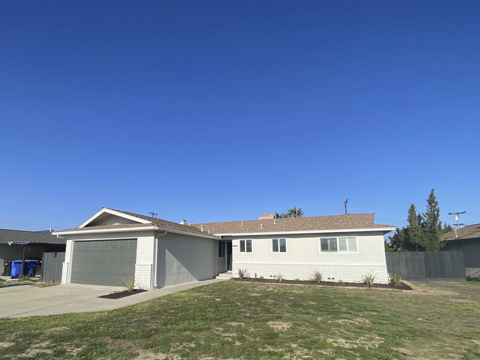 310 W Hazelwood Drive  Lemoore CA 93245 photo