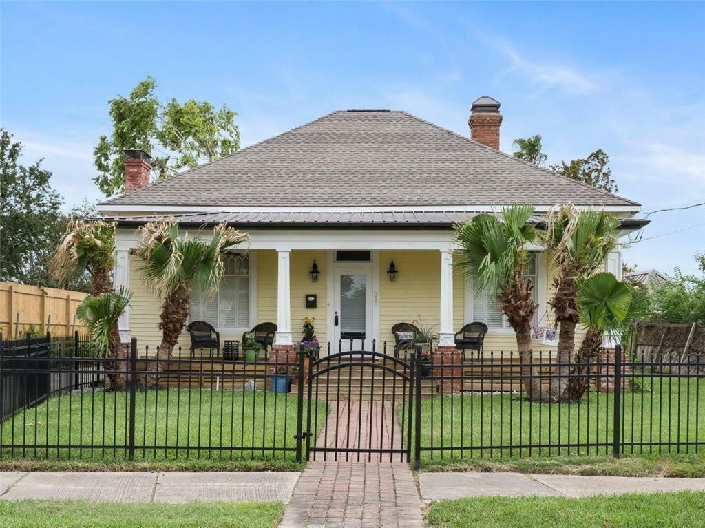 Property Photo:  317 Peake Street  LA 70601 