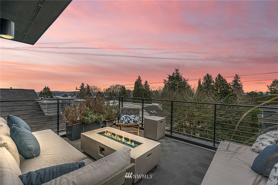 Property Photo:  2120 California Avenue SW  WA 98116 