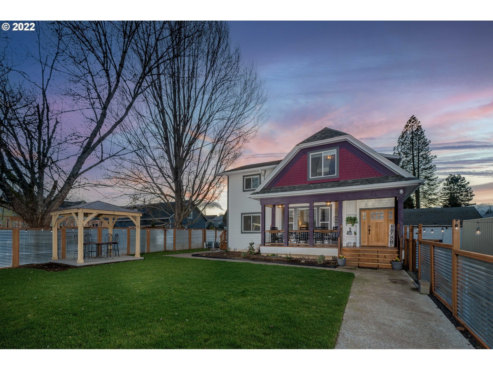 Property Photo: 2618 Main St OR 97116
