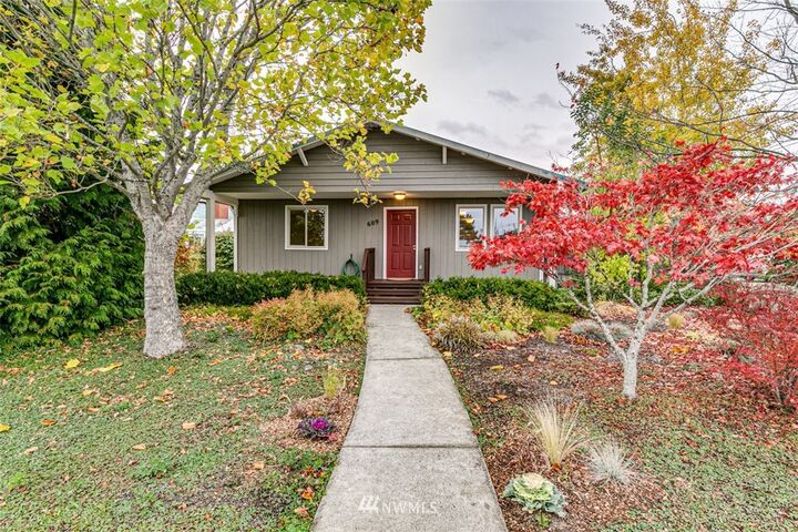 Property Photo: 609 S H Street WA 98363