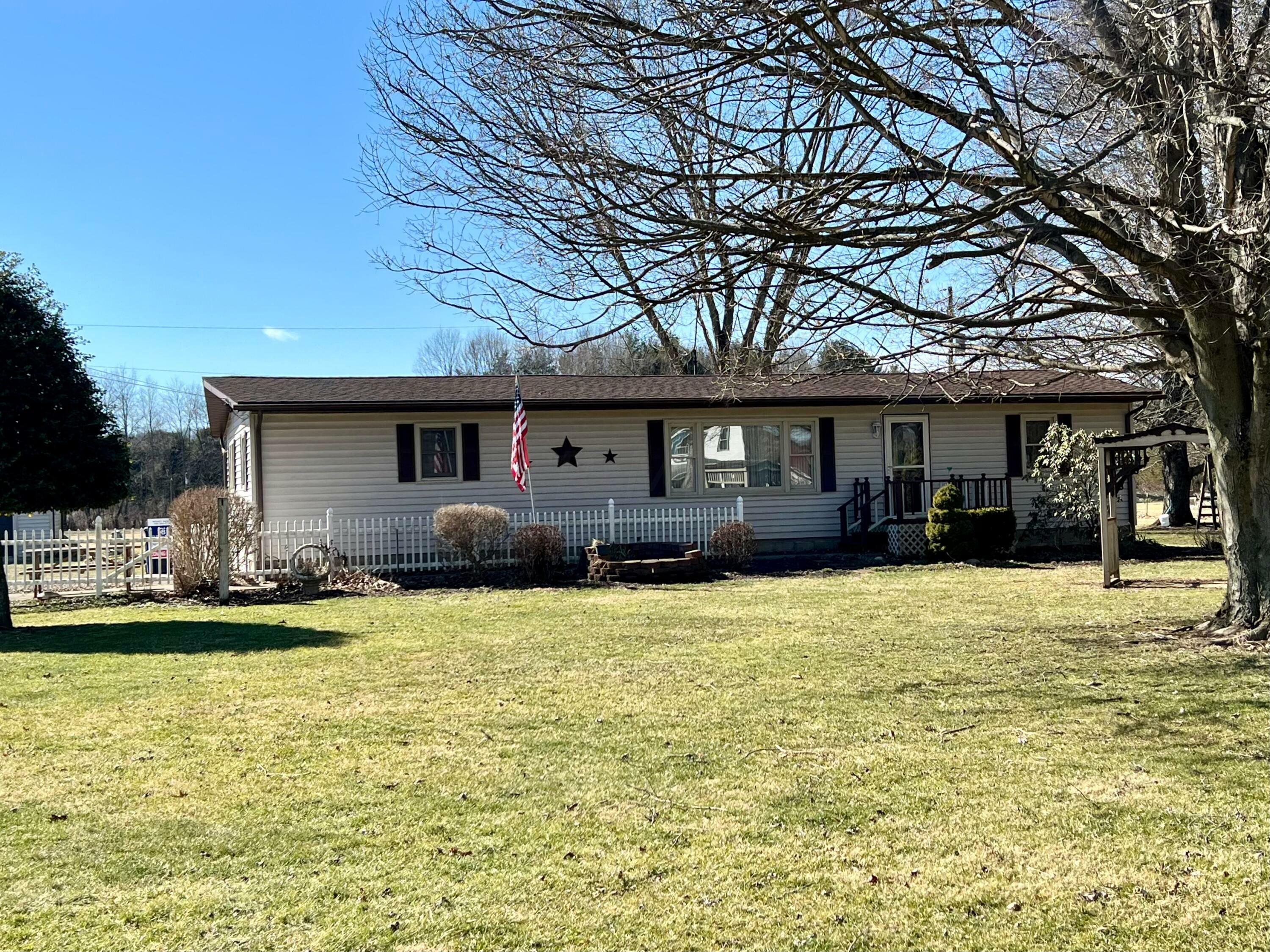 Property Photo: 18132 Claypool SE Road OH 43056